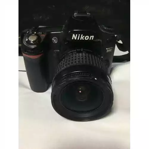 Nikon D80 +obiektyw AF 28-80mm używany stan dobry widok z przodu