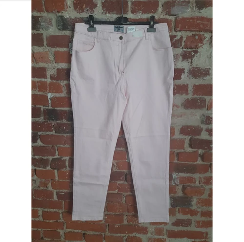 Spodnie damskie jeansowe w kolorze różowym John Baner Jeanswear widok z przodu
