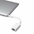 Adapter przejściówka USB-C 3.1 do VGA AmazonBasics 1080P 60Hz widok z laptopem