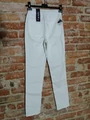 Białe jeansowe spodnie damskie Outdoor John Baner widok z tyłu