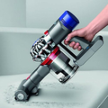 Dyson V8 – odkurzacz ręczny bezprzewodowy, pomarańczowy – zdjęcie 3