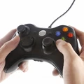 GamePad PAD do PC Xbox 360 dual shock USB GoolRC widok w dłoniach