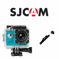 Kamera sportowa SJCAM SJ4000 WiFi czarna + monopod widok niebieskiej kamery w obudowie
