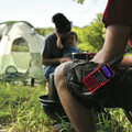 Krótkofalówka walkie-talkie BAOFENG UV-5R PLUS widok na biwaku