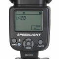Lampa błyskowa SpeedLight TRIOPO TR-960 II uniwersalna widok ekranu