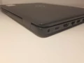 Laptop Dell Latitude E3400  i7-8565U 8GB RAM 250GB SSD M.2 widok z lewej strony