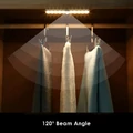 Oświetlenie lampa z czujnikiem ruchu INLIFE na magnes widok w szafie
