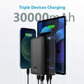 Power Bank JIGA 30000mAh 3xUSB-C iPhone Samsung Huawei widok zastosowania.