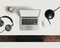 Słuchawki przewodowe beyerdynamic DTX910 widok przy laptopie