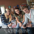Słuchawki przewodowe OneOdio DJ Studio widok słuchania w grupie