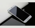 Smartfon LENOVO ZUK Z1 3/64GB 13MPx widok na stole