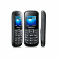 Telefon komórkowy Samsung Keystone 2 GT-E1200 widok z boku.