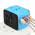 Uniwersalny adapter podróżny OTravel SL-199-4U z 4 portami USB widok z kablami