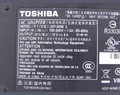 Zasilacz Toshiba ADP-90NB D 15V 6A  90 W  6.3 x 3.0 mm widok etykiety