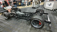 Custom Frame and Drivetrain – Gotowe Podwozie do Projektu Restomod widok z boku