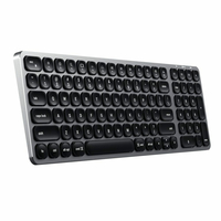 Klawiatura bezprzewodowa podświetlana Satechi Compact Backlit Bluetooth MacOS widok z boku.