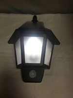 Lampa solarna z czujnikiem ruchu widok z przodu