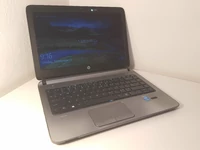 Laptop HP ProBook 430 G2 i5-5200U 8GB RAM 256GB SSD widok z przodu