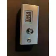 Miernik oporności do eCigs gwint 510 LCD EGO srebrny widok z przodu.