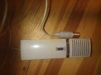 Mikrofon Grundig Vintage kremowy widok z przodu.
