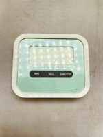Mini mały budzik alarm przenośny z podpórką AQUA widok z przodu.