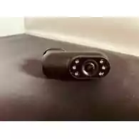 Mini szpiegowska kamera podłóżna na taśme 2-stronną widok z przodu.