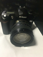 Nikon D70 +obiektyw DX 18-70mm.Używany.Stan dobry widok z przodu