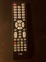 Oryginalny pilot do telewizorów TVE czarny widok z przodu