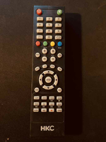 Oryginalny pilot do TV telewizora HKC czarny widok z przodu.