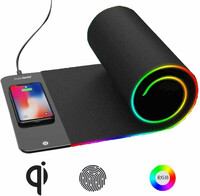 Podkładka pod mysz myszkę ładowarka indukcyjna Qi 10W RGB widok z telefonem