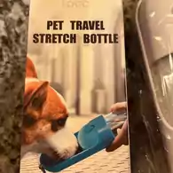Rozciągliwa butelka podróżna NWT dla zwierząt widok z przodu.