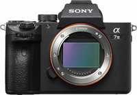 Sony Alpha 7 III korpus + akumulator NP-FZ100 – bezlusterkowiec pełnoklatkowy 24,2 MP