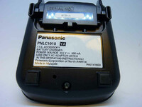 Stacja bazowa ładowarka do telefonu stacjonarnego Panasonic PNLC1010 widok z przodu.