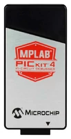 Układowy debuger/programator MicroChip MPLAB PICkit 4 układy PIC/dsPIC PG164140 widok z przodu.