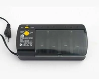 Uniwersalna ładowarka baterii ActivEnergy MW9699GS1 widok z przodu