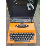 Vinatge maszyna do pisania ADLER Gabriele 2000 Made in Germany widok z przodu.