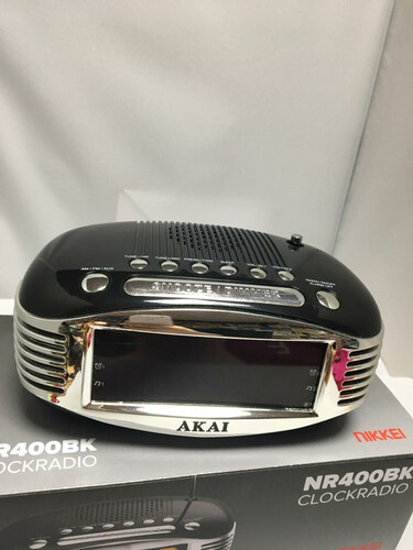 AKAI radio reveil retro NR4000 czarny (AKNR400BK) widok z przodu
