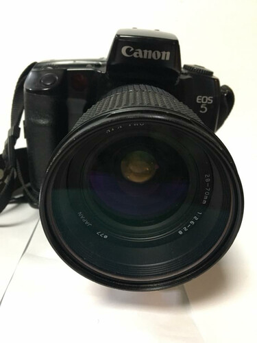 Aparat Canon Eos 5+ obiektyw atx pro 28-70 mm 1:2,6-2,8 widok z przodu