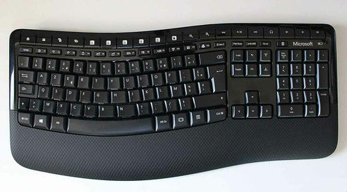 Klawiatura bezprzewodowa Microsoft Comfort Desktop 5050 AZERTY widok z przodu.