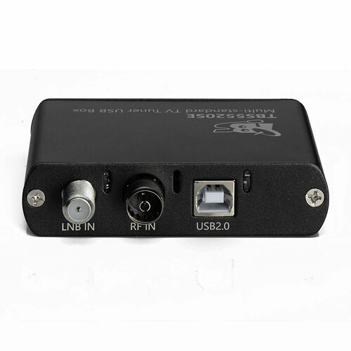 Odbiornik TV USB TBS 5520 SE Combo SD HD UHD 4K widok od strony gniazdek 