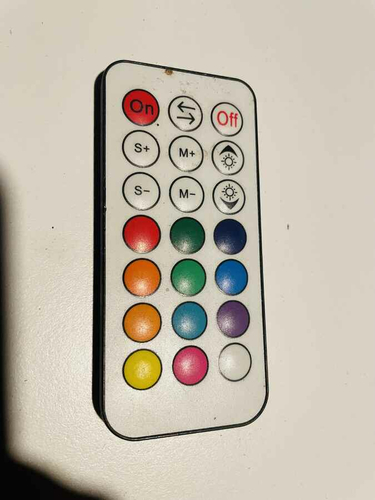 Pilot do sterowania Wireless taśmy LED RGB widok z przodu.