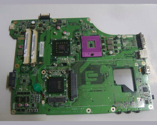 Płyta główna Fujitsu Siemens Amilo LI3710 widok z przodu