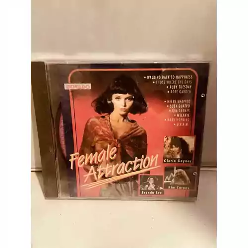 Płyta kompaktowa Female Attraction DORADO Brenda Lee widok z przodu.