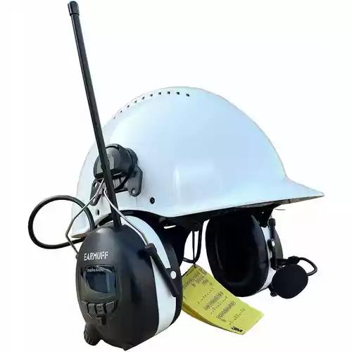 Słuchawki bezprzewodowe Ear-MUFF DAB+ Radio widok na kasku