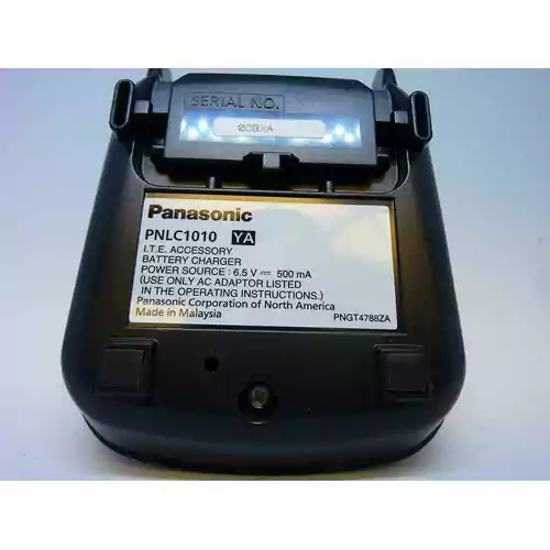 Stacja bazowa ładowarka do telefonu stacjonarnego Panasonic PNLC1010 widok z przodu.