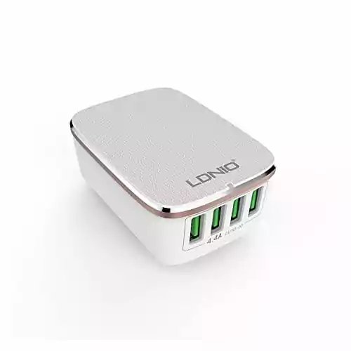 Szybka ładowarka sieciowa Ldnio 4,4A 4 porty USB widok z przodu
