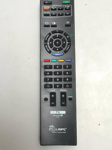 Uniwersalny pilot do telewizora TV LRIPL RM-GA019 widok z przodu