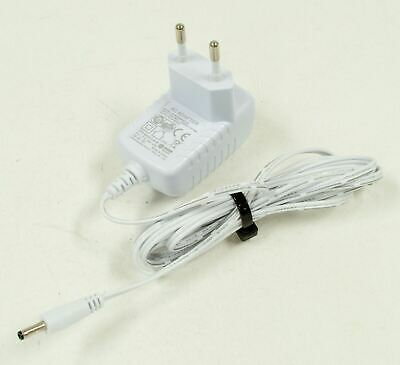 Zasilacz sieciowy Nalin NLA030060W1U6 6V 300mAh widok z przodu.