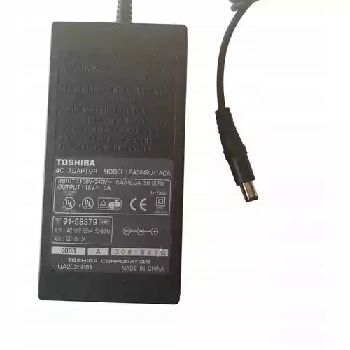 Zasilacz Toshiba PA3049U-1ACA 15V 3A 45W widok z przodu