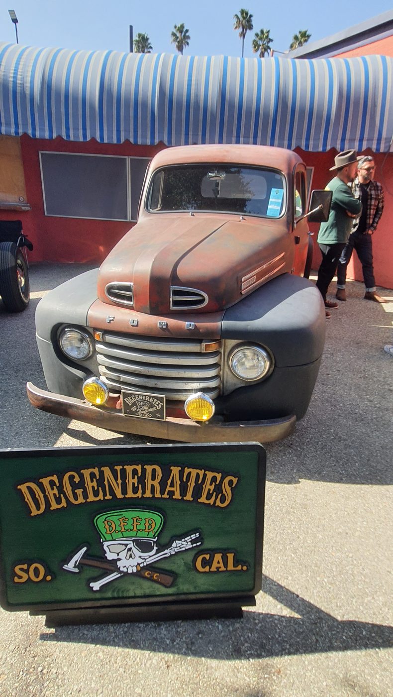 Ford F-1 pickup w patynie